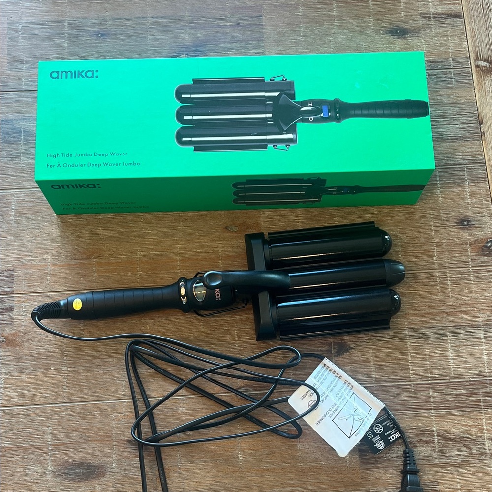 Amika Jumbo Deep Waver Hair Styler